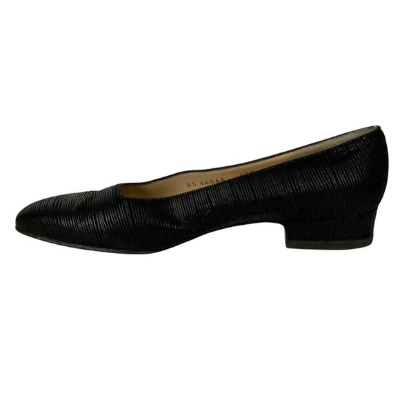 Salvatore Ferragamo Womens 6.5 B Black Textured Leather Low Heel Pumps Italy - Picture 8 of 10